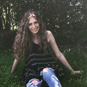 Meet your Posher, Emily